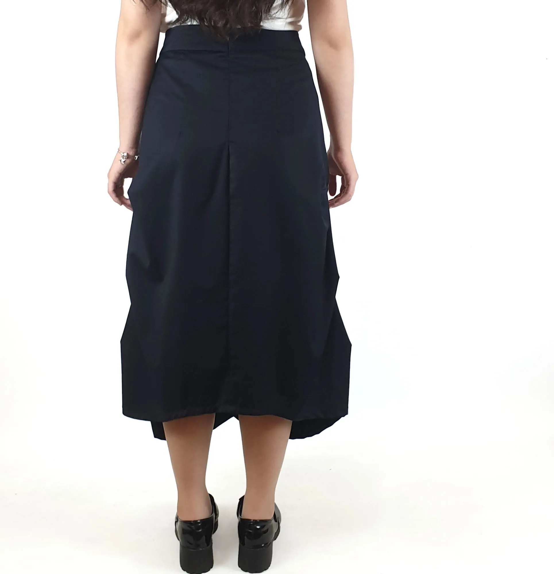 Alpha 60 black rouched pencil style skirt size XS, best fits size 6
