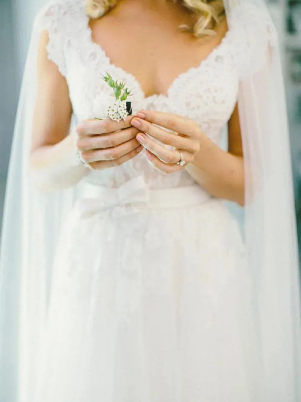 Classic Luxury A-Line Sexy V-neck backless Decal Bridal Dress Beach Garden Auditorium Elegant Ladies Wedding Dress New