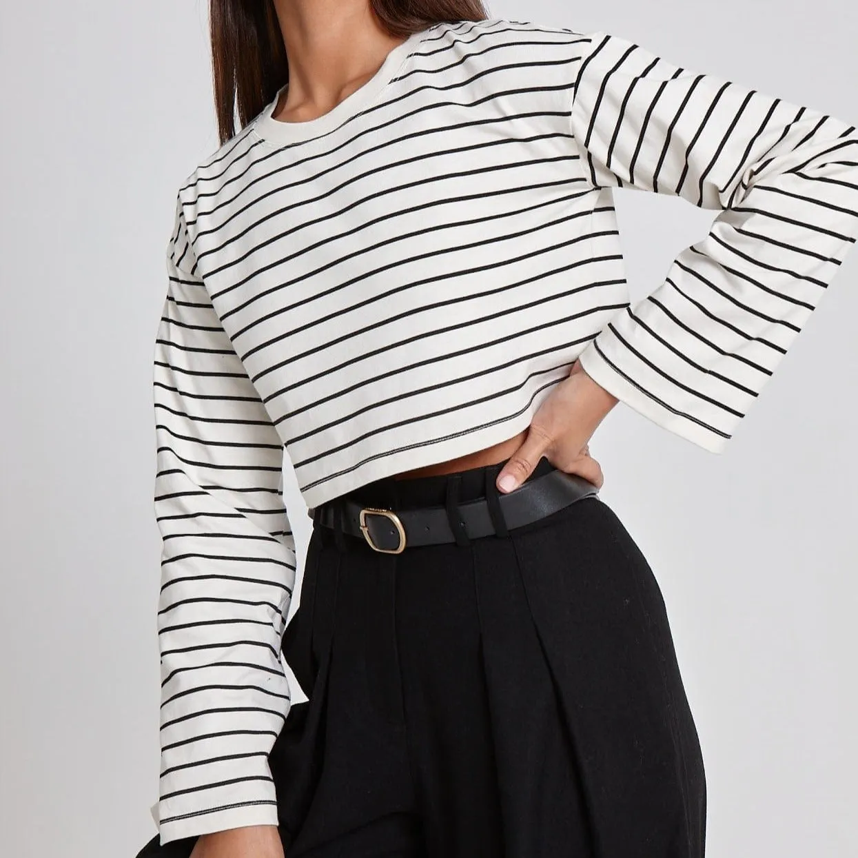 CROPPED STRIPE LONG SLEEVE TEE - CREAM / BLACK
