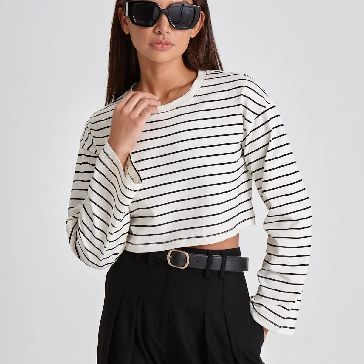 CROPPED STRIPE LONG SLEEVE TEE - CREAM / BLACK