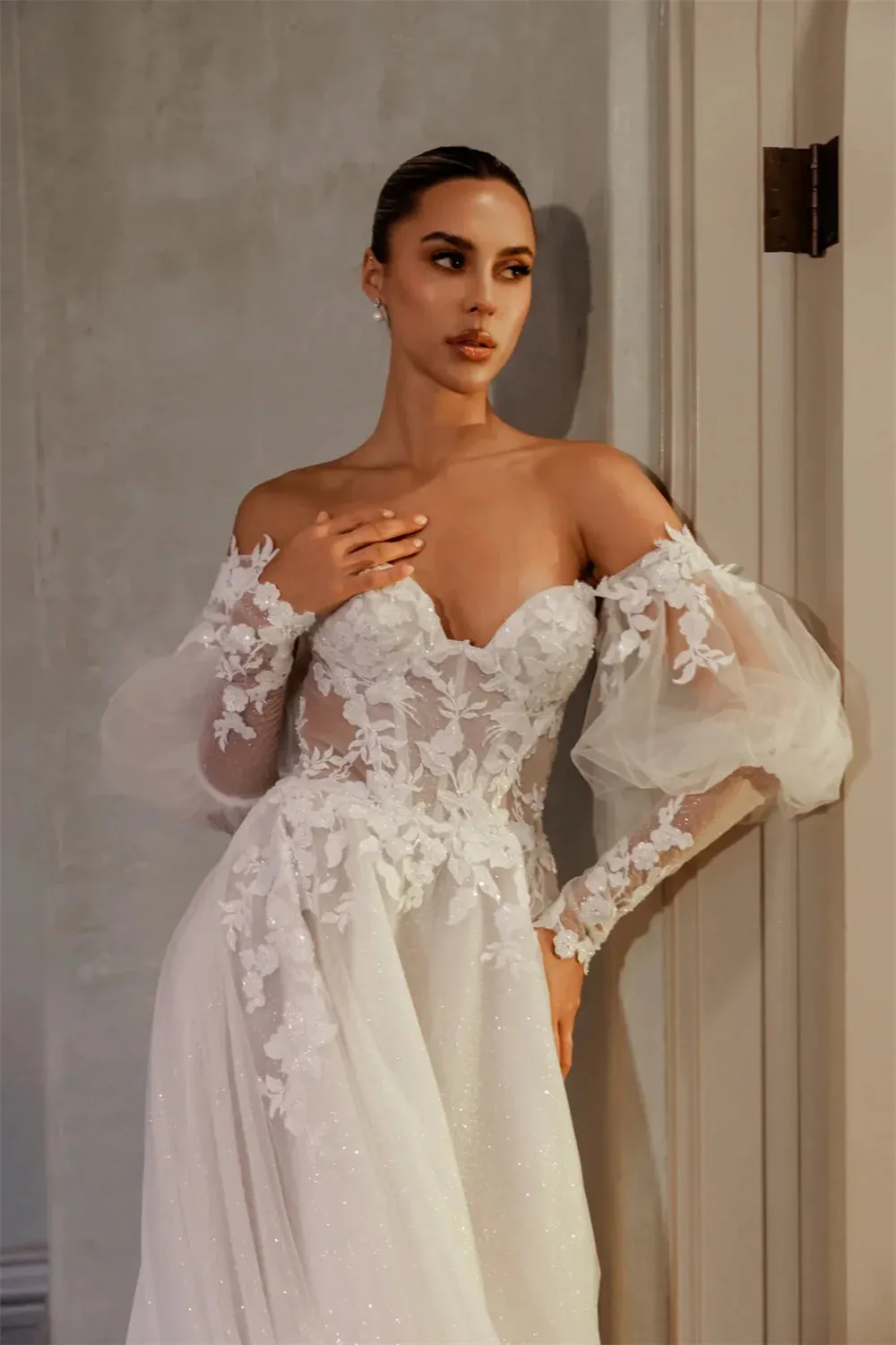 Detachable Long Puff Sleeves Sweetheart Lace Applique Bridal Grown A line Wedding Dresses Sweep Trian Custom Made Rode De