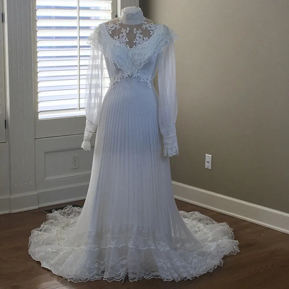 High Neck Victorian Wedding Dress Long Sleeves Tiered Lace 1970s Renaissance Gunne Sax Customized A Line Chiffon Bridal Gowns