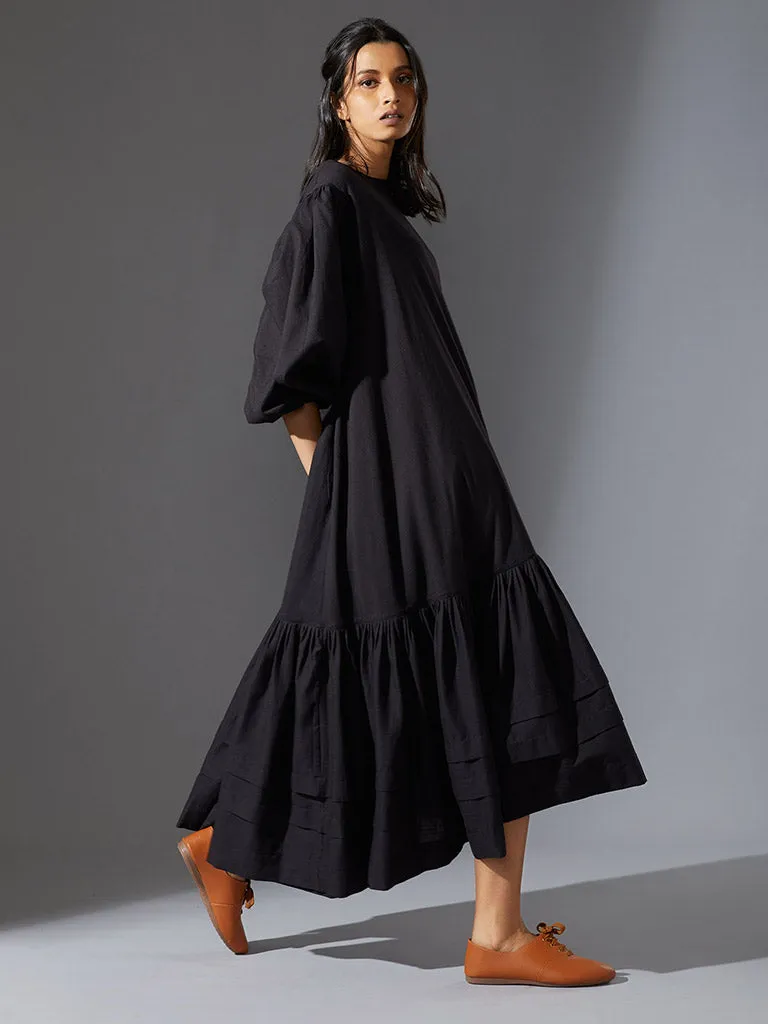 Kaavya Dress