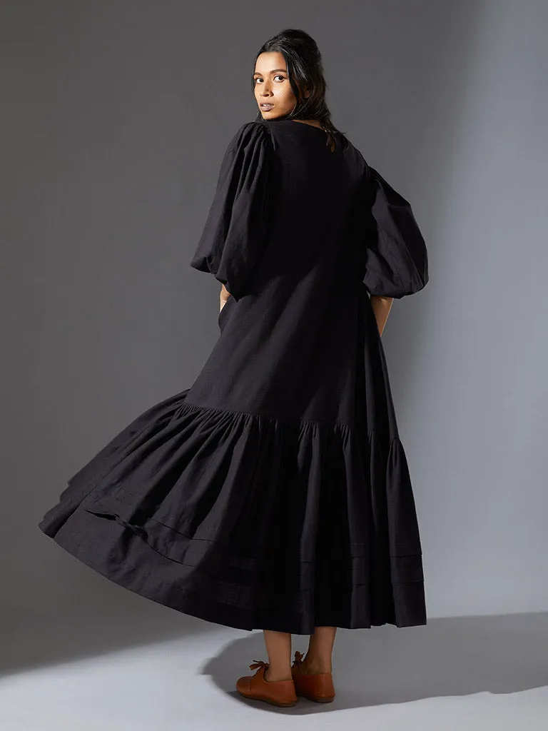 Kaavya Dress