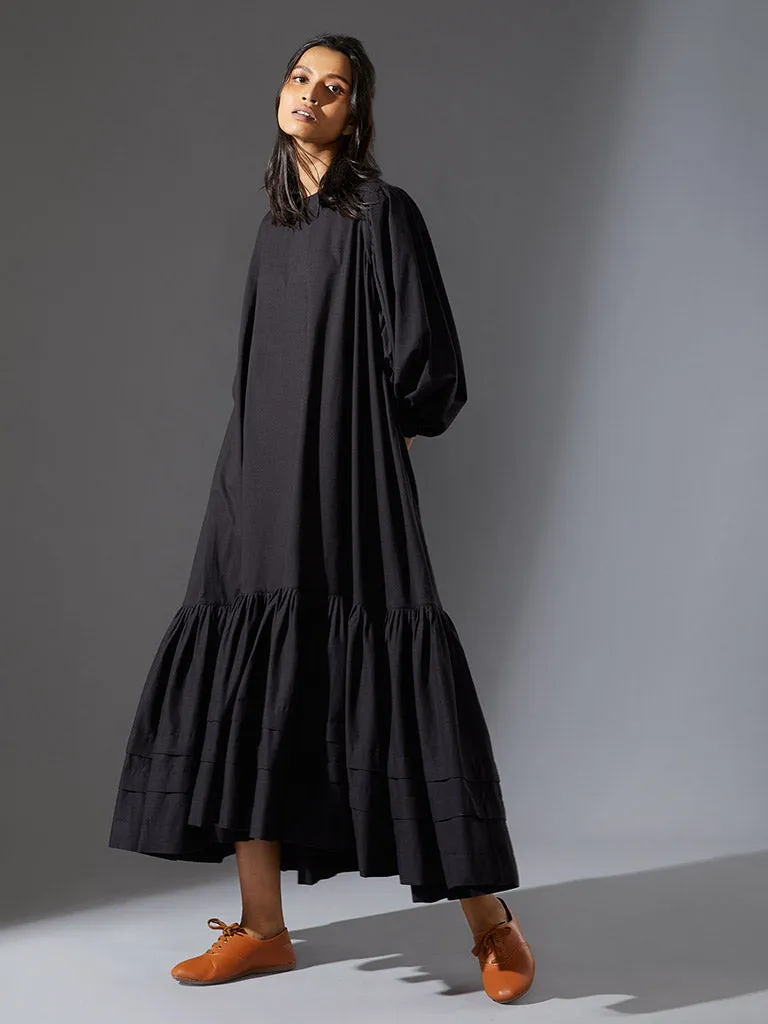 Kaavya Dress