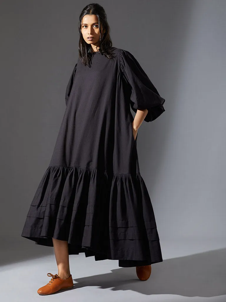 Kaavya Dress