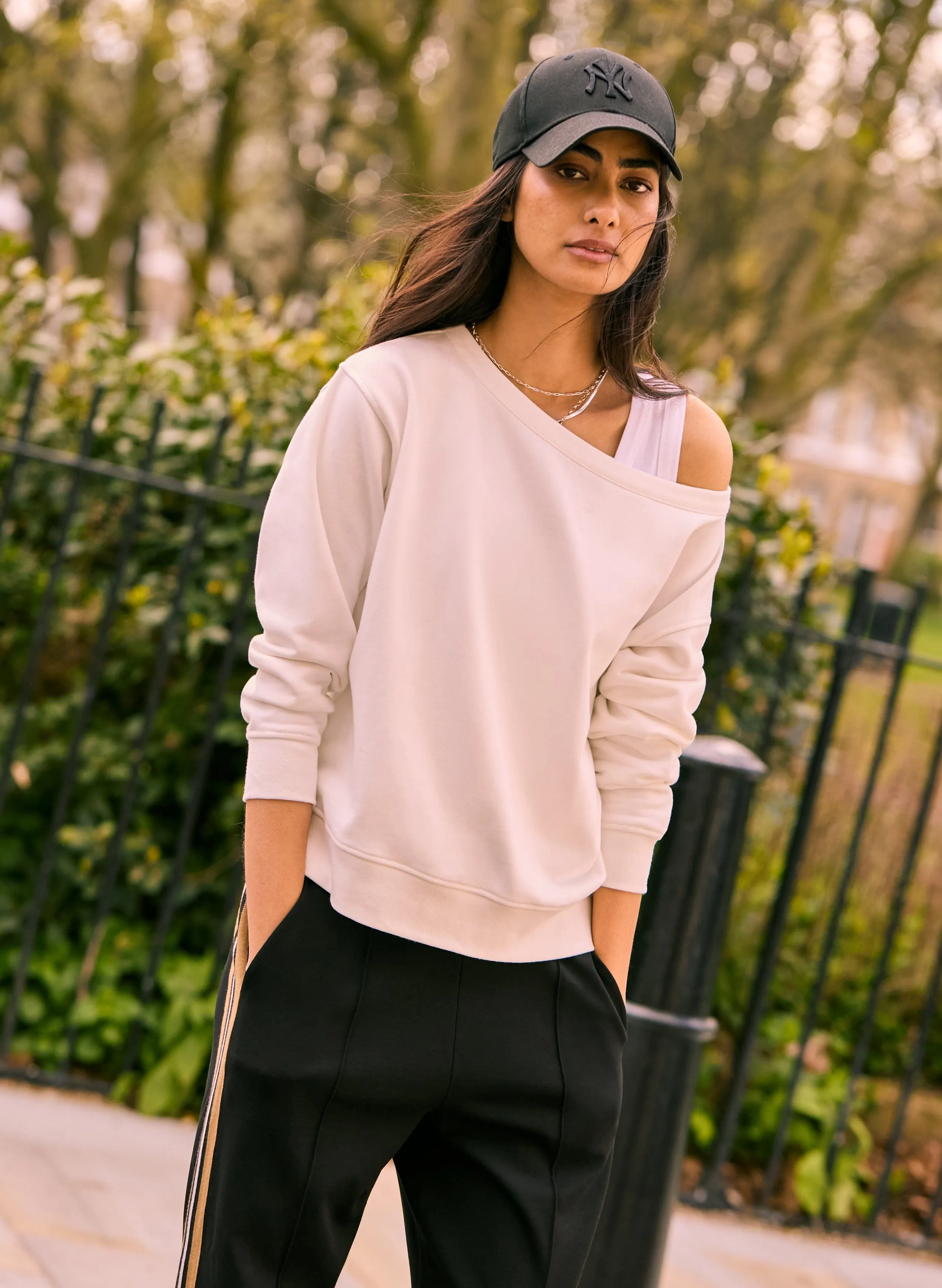 Marjorie LENZING™ ECOVERO™ Trousers | Black & Camel