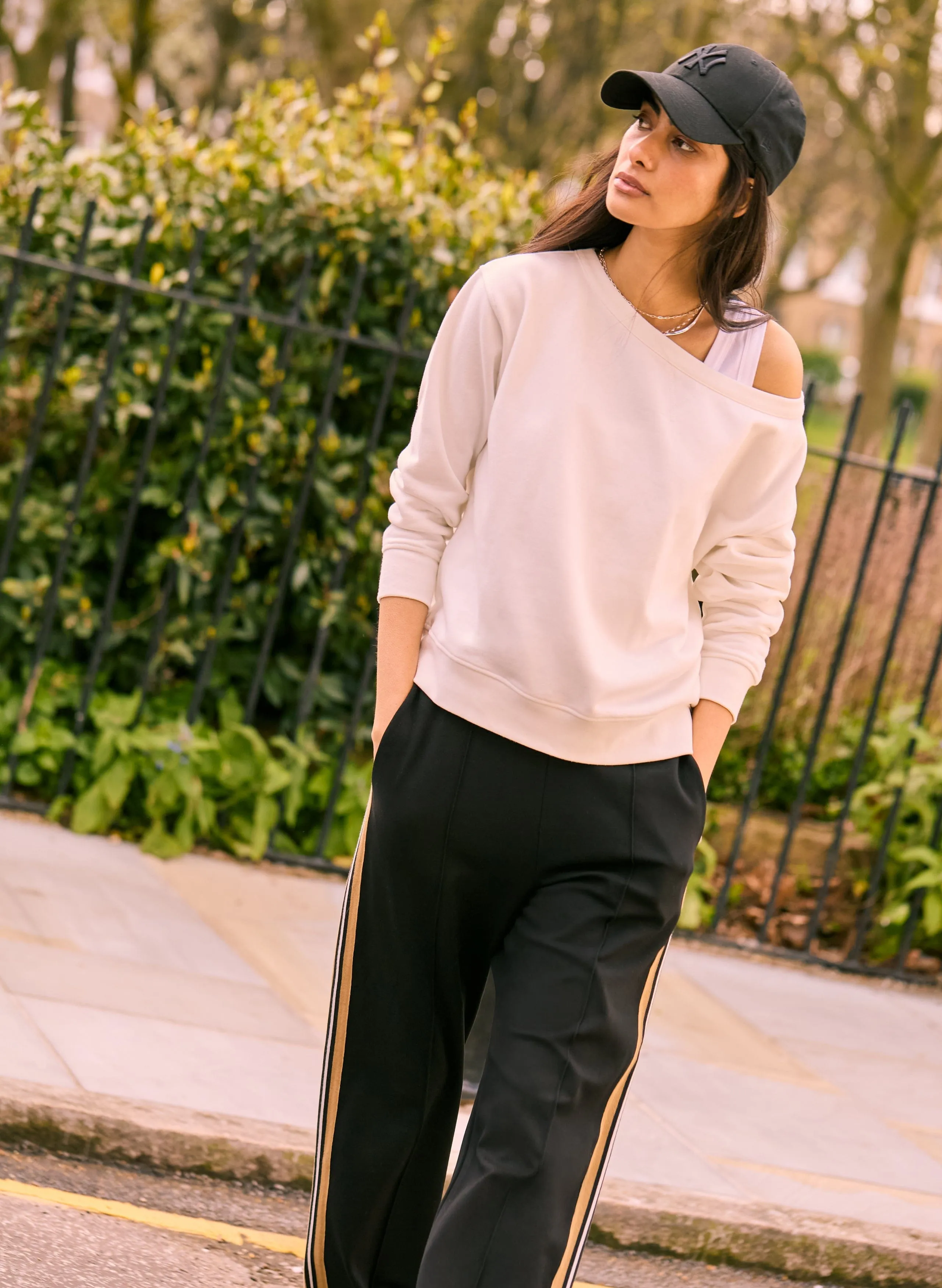 Marjorie LENZING™ ECOVERO™ Trousers | Black & Camel
