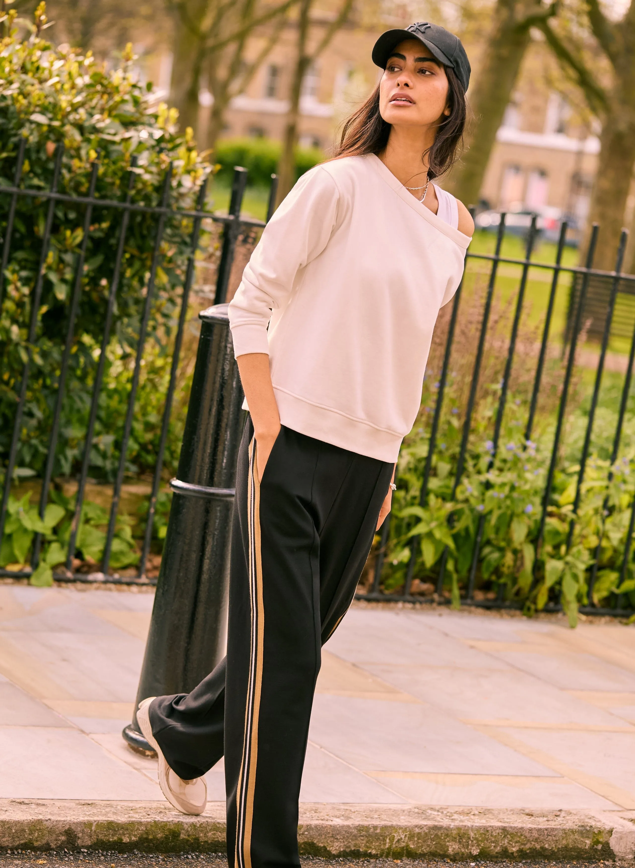 Marjorie LENZING™ ECOVERO™ Trousers | Black & Camel