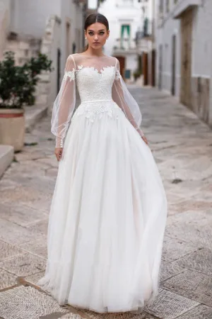 Romantic Bateau Long Sleeve Floor Length Tulle Wedding Dress With Applique And Pleats-715732