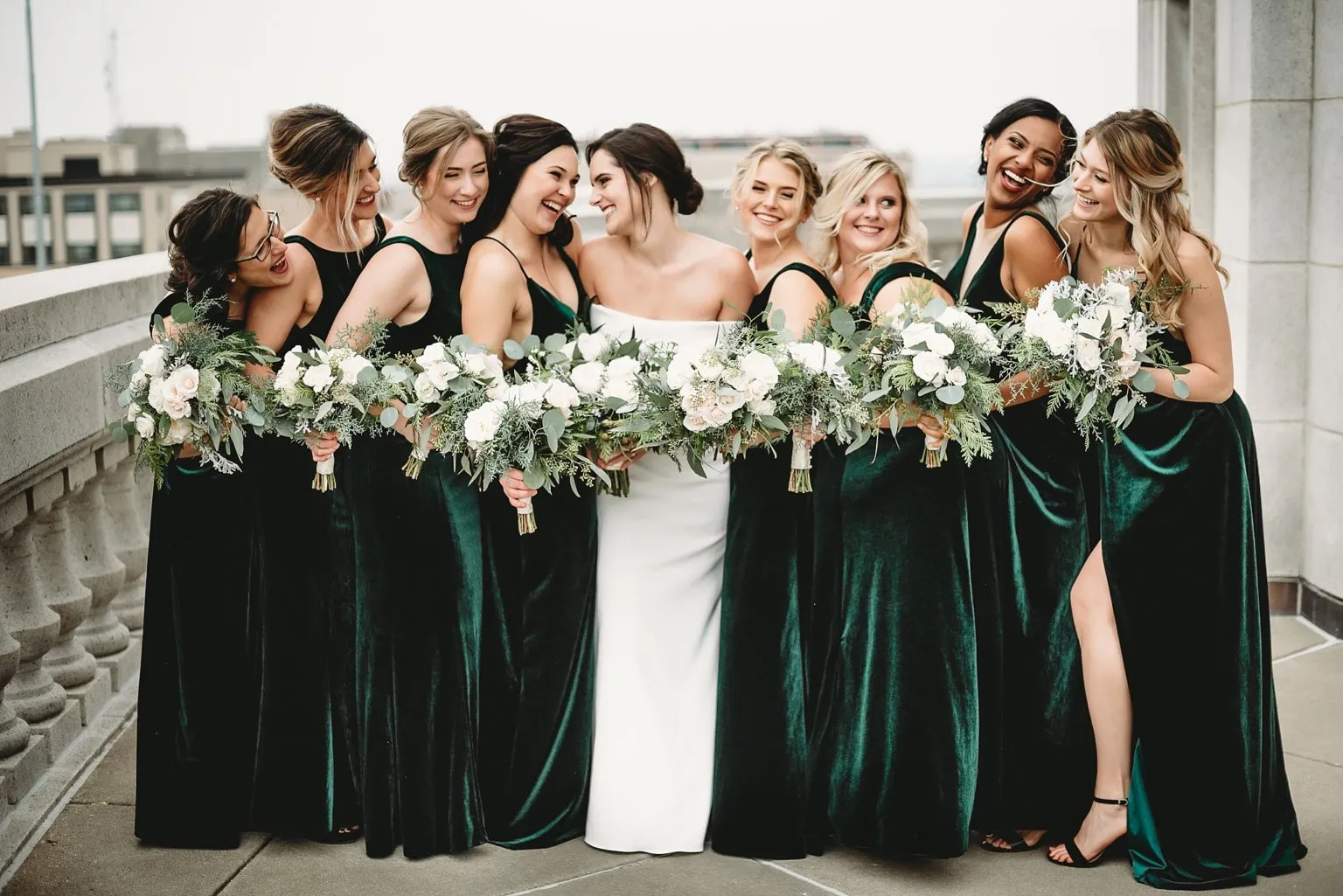 Roycebridal Winter Emerald Green Velvet Bridesmaid Dresses Canada V Neck Sleeveless