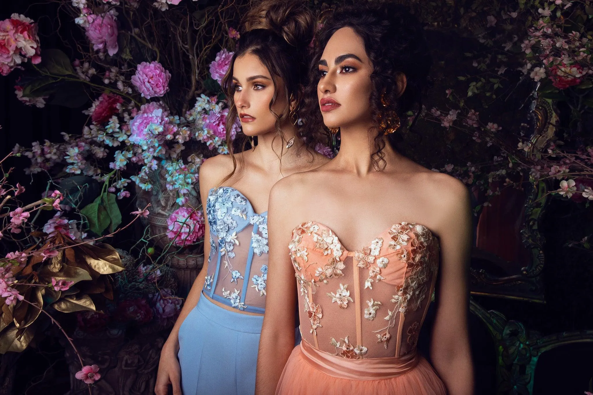 Set Bustier Hydrangeas and Wide Leg Pants