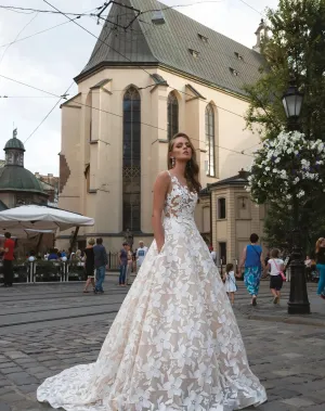Sexy Sleeveless Wedding Dresses Classic Lace Appliques Dress For Bride Elegant A Line Long Bridal Gown Robe De Mariée