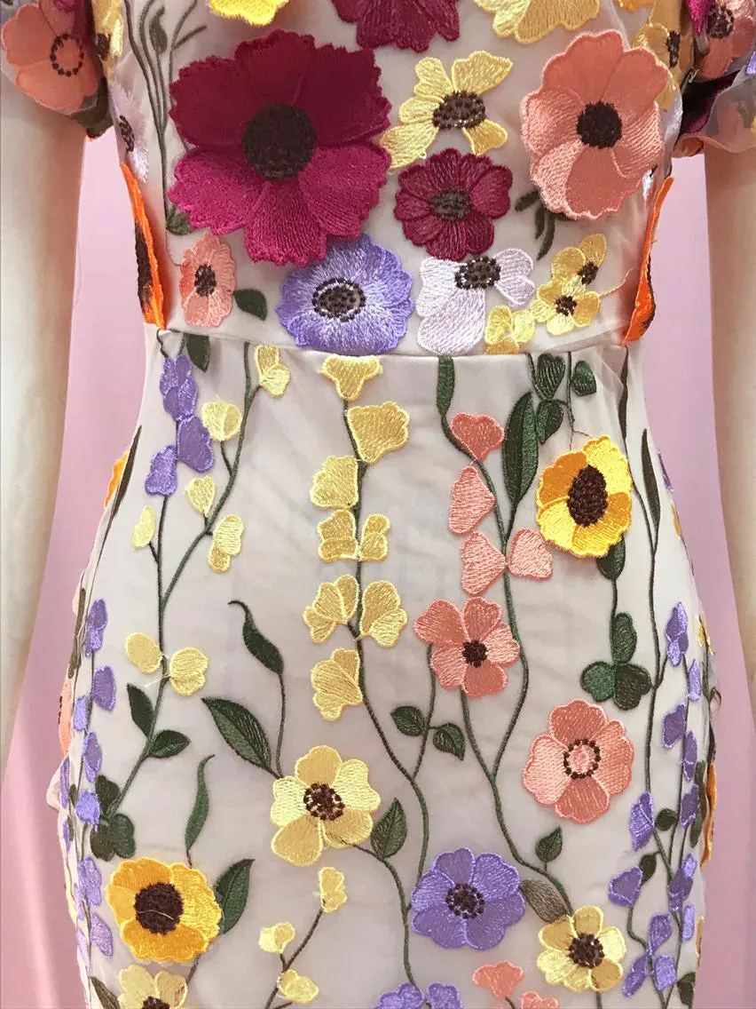 Spring Summer Fall Light Luxury Round Neck Embroidered Mesh Lace Dress 3D Flower Bubble Sleeves Mid-Length Dress Wrapped Hip Fish Tail